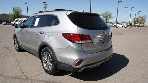 2017 Hyundai SANTA FE SE