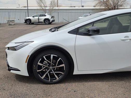2025 Toyota Prius L