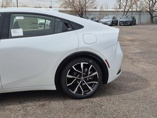 2025 Toyota Prius L