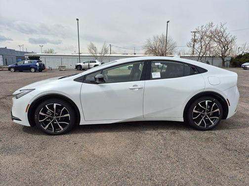 2025 Toyota Prius L
