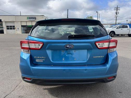 2019 Subaru Impreza 2.0i