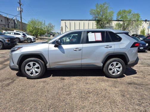2023 Toyota RAV4 LE
