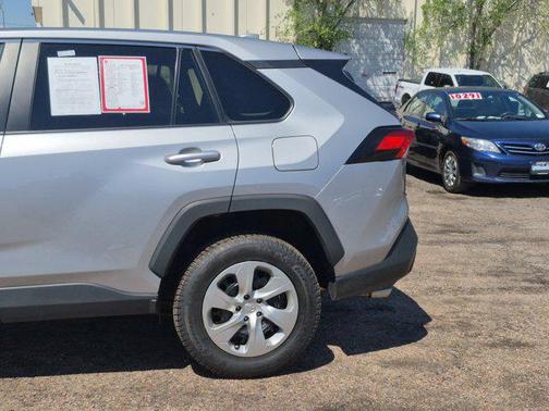 2023 Toyota RAV4 LE