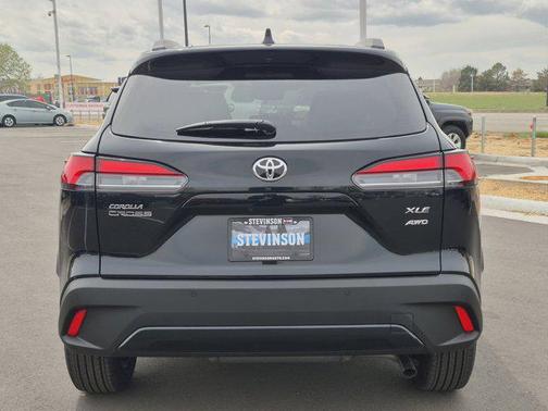 2025 Toyota Corolla Cross XLE