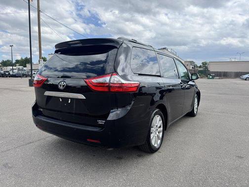 2017 Toyota Sienna Limited