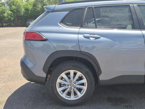 2025 Toyota Corolla Cross LE