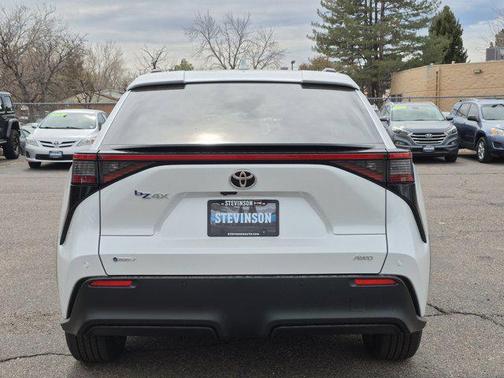 2025 Toyota bZ4X XLE