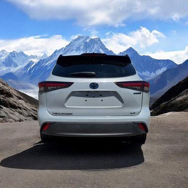 2024 Toyota Highlander Hybrid XLE