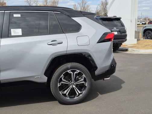 2025 Toyota RAV4 Hybrid SE