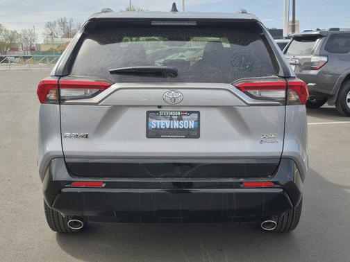 2025 Toyota RAV4 Hybrid SE