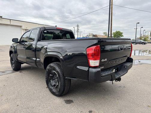 2017 Toyota Tacoma SR