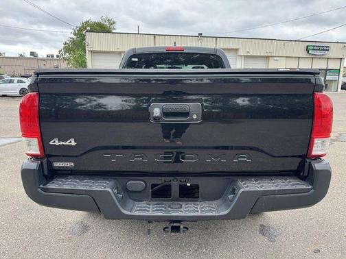 2017 Toyota Tacoma SR