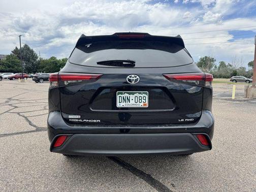 2024 Toyota Highlander LE