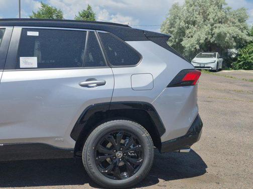 2025 Toyota RAV4 Hybrid SE