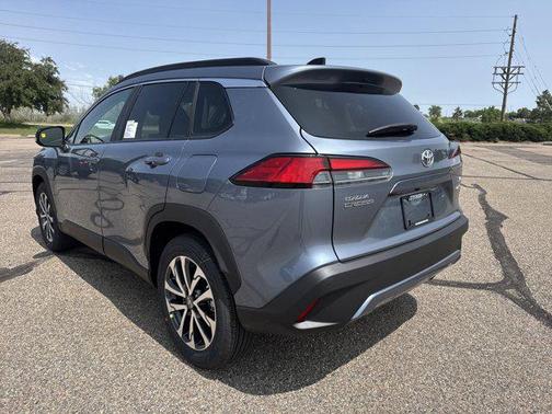 2025 Toyota Corolla Cross XLE