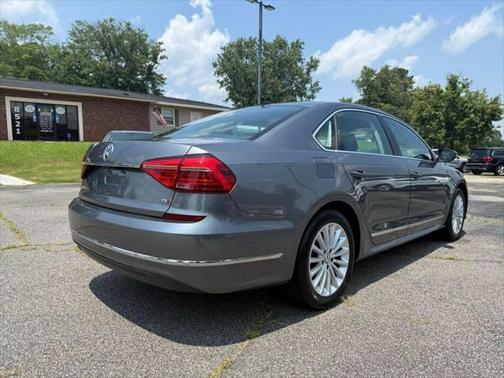 2016 Volkswagen Passat 1.8T SE