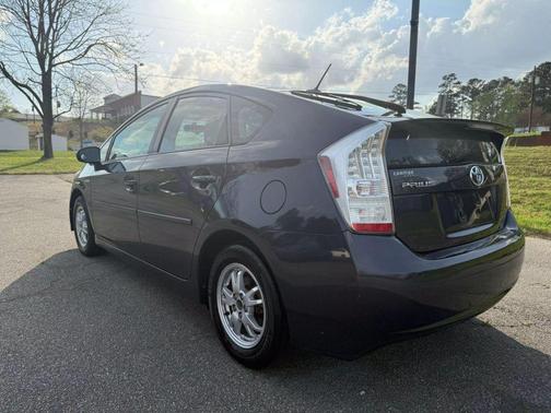 2010 Toyota Prius III
