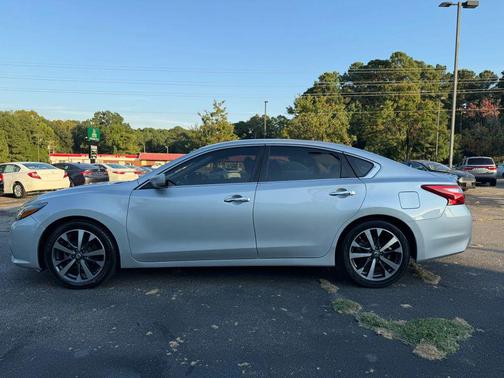 2016 Nissan Altima 2.5 SR