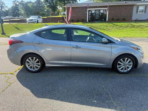 Titanium Gray Metallic 2016 Hyundai ELANTRA SE