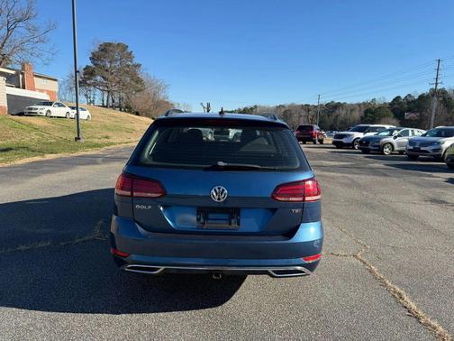 2018 Volkswagen Golf SportWagen TSI S