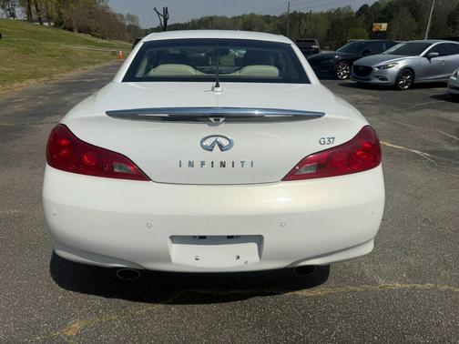 2011 INFINITI G37 Base