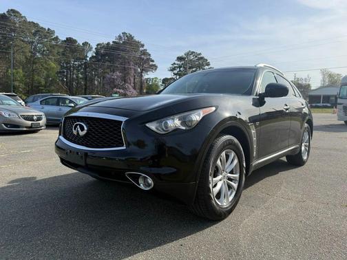 2017 INFINITI QX70 Base