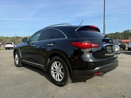 2017 INFINITI QX70 Base
