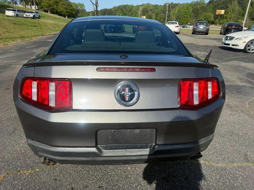 2011 Ford Mustang V6 Premium