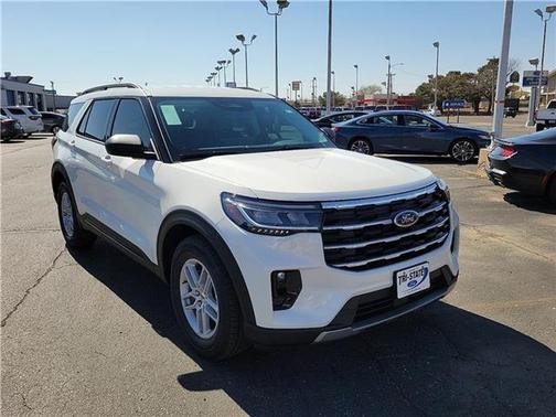 Star White 2026 Ford Explorer Active