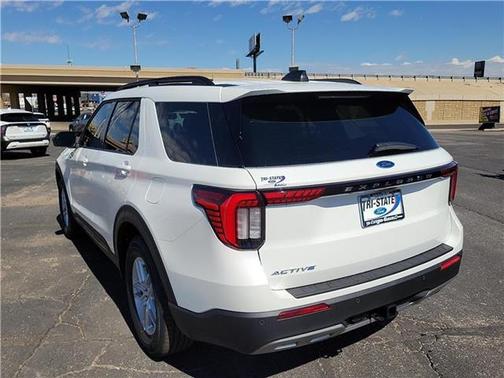 Star White 2026 Ford Explorer Active