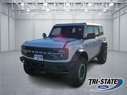 Oxford White 2025 Ford Bronco Badlands