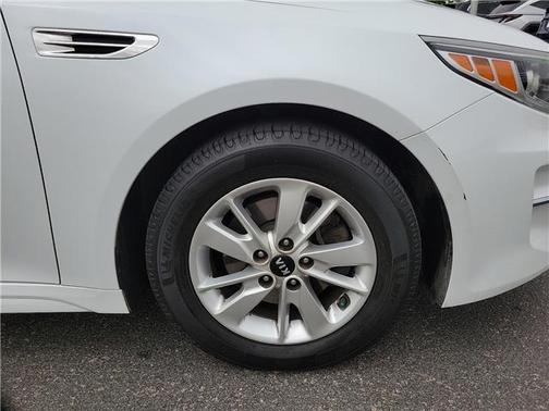 Snow White Pearl 2018 Kia Optima LX