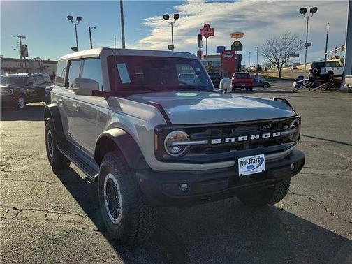 Desert Sand 2025 Ford Bronco Outer Banks