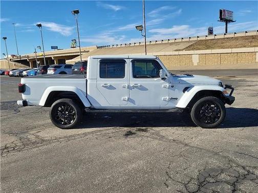 2023 Jeep Gladiator Overland