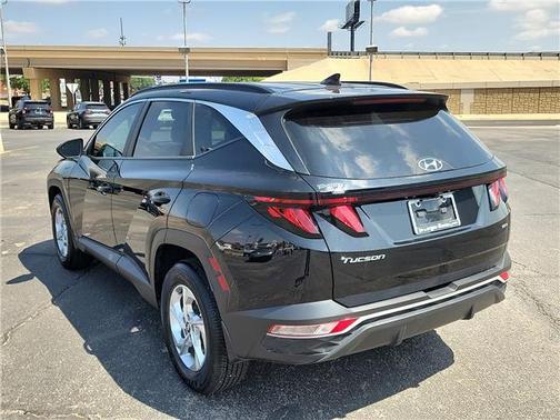 Black Pearl 2024 Hyundai TUCSON SEL