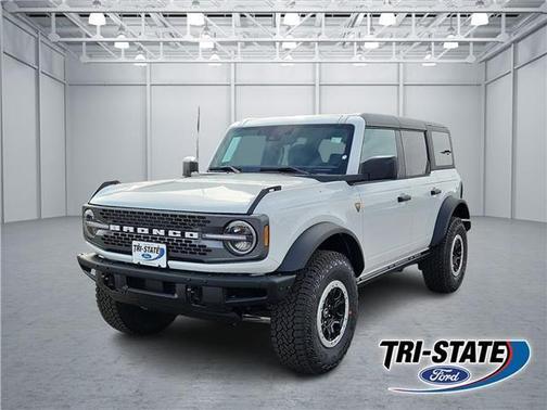 Oxford White 2025 Ford Bronco Badlands SUV