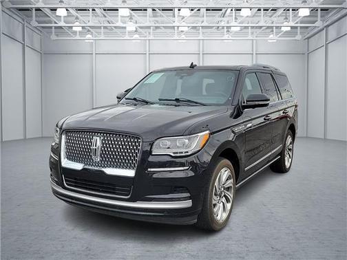 Black 2023 Lincoln Navigator Reserve