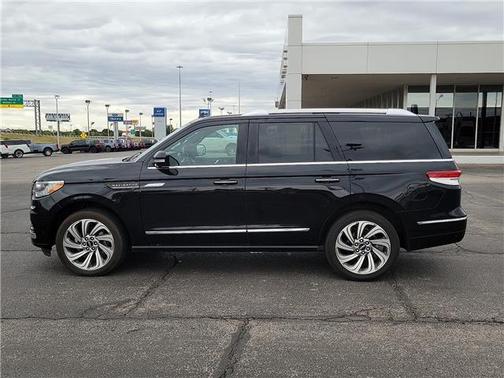 Black 2023 Lincoln Navigator Reserve