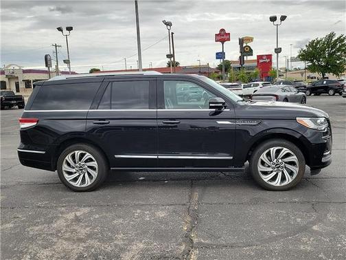 Black 2023 Lincoln Navigator Reserve