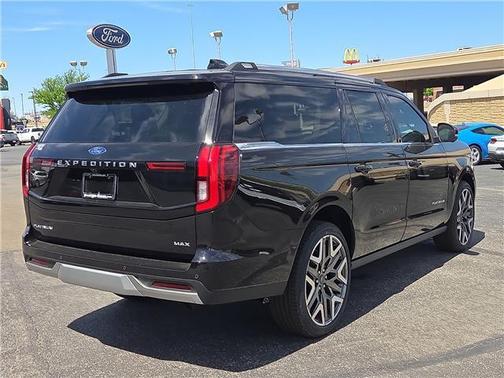 Agate Black 2026 Ford Expedition Max Platinum