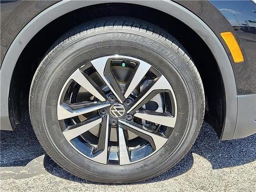 2024 Volkswagen Tiguan 2.0T S