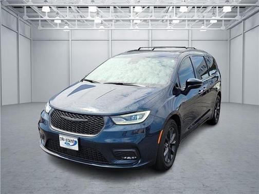2022 Chrysler Pacifica Touring-L