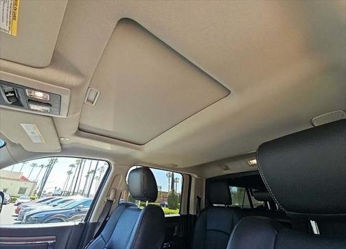 2018 RAM 2500 Laramie Crew Cab 4x4 6'4' Box