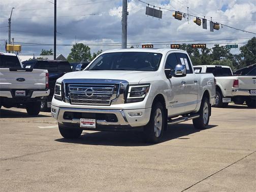 2020 Nissan Titan SL