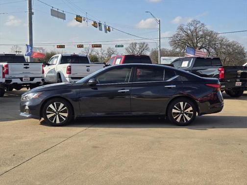 2022 Nissan Altima 2.5 SV