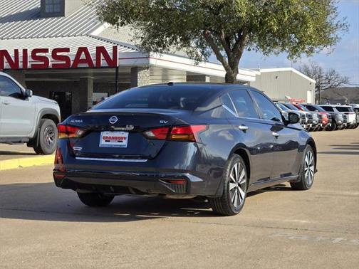 2022 Nissan Altima 2.5 SV
