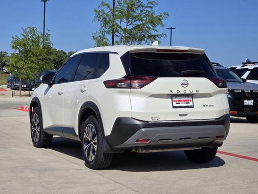 Pearl White Tricoat 2023 Nissan Rogue SV