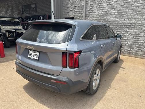 2023 Kia Sorento LX