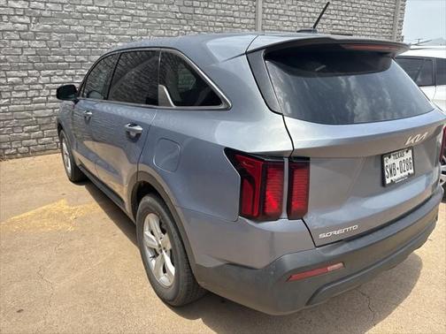 2023 Kia Sorento LX