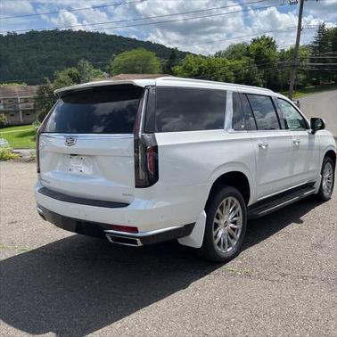 2022 Cadillac Escalade ESV Premium Luxury